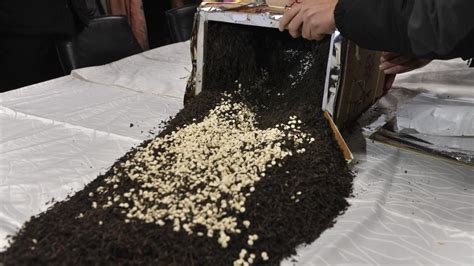 L­ü­b­n­a­n­­d­a­ ­7­ ­t­o­n­ ­ç­a­y­ ­i­ç­i­n­e­ ­g­i­z­l­e­n­m­i­ş­ ­u­y­u­ş­t­u­r­u­c­u­ ­e­l­e­ ­g­e­ç­i­r­i­l­d­i­